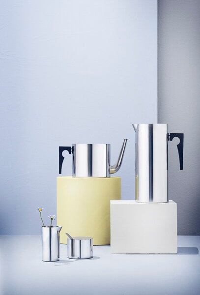 Coffee pots & teapots, Arne Jacobsen tea pot, Silver